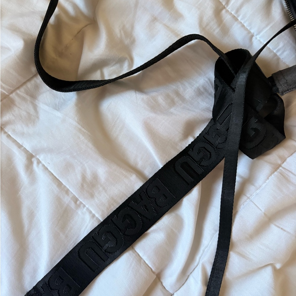 BAGGU Denim Crescent Shoulder Bag Medium Size - Picture 4 of 5
